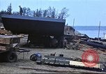 Immagine di 388 Reggimento di lavoratori a progetto Canol Canada, 1943, secondo 17 filmato di repertorio 65675064778