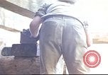 Immagine di 388 Reggimento di lavoratori a progetto Canol Canada, 1943, secondo 21 filmato di repertorio 65675064778