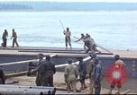 Immagine di 388 Reggimento di lavoratori a progetto Canol Canada, 1943, secondo 39 filmato di repertorio 65675064778