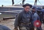 Immagine di 388 Reggimento di lavoratori a progetto Canol Canada, 1943, secondo 43 filmato di repertorio 65675064778