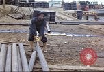 Immagine di 388 Reggimento di lavoratori a progetto Canol Canada, 1943, secondo 56 filmato di repertorio 65675064778