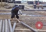 Immagine di 388 Reggimento di lavoratori a progetto Canol Canada, 1943, secondo 57 filmato di repertorio 65675064778