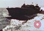 Standbild Patrol Torpedo Boot Besatzung Pacific Theater, 1943, aus Sekunde 5 historischem Filmmaterial Videoclip 65675064953