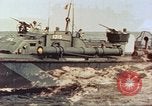 Standbild Patrol Torpedo Boot Besatzung Pacific Theater, 1943, aus Sekunde 8 historischem Filmmaterial Videoclip 65675064953