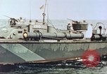 Standbild Patrol Torpedo Boot Besatzung Pacific Theater, 1943, aus Sekunde 9 historischem Filmmaterial Videoclip 65675064953