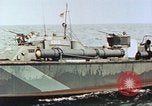 Standbild Patrol Torpedo Boot Besatzung Pacific Theater, 1943, aus Sekunde 10 historischem Filmmaterial Videoclip 65675064953