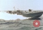 Standbild Patrol Torpedo Boot Besatzung Pacific Theater, 1943, aus Sekunde 19 historischem Filmmaterial Videoclip 65675064953