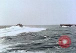 Standbild Patrol Torpedo Boot Besatzung Pacific Theater, 1943, aus Sekunde 26 historischem Filmmaterial Videoclip 65675064953