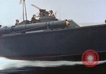 Standbild Patrol Torpedo Boot Besatzung Pacific Theater, 1943, aus Sekunde 35 historischem Filmmaterial Videoclip 65675064953