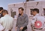Standbild Flieger Beeding auf daisy Anschluss New Mexico United States USA, 1958, aus Sekunde 32 historischem Filmmaterial Videoclip 65675064998
