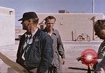 Standbild Flieger Beeding getestet auf Schlitten New Mexico United States USA, 1958, aus Sekunde 22 historischem Filmmaterial Videoclip 65675065001
