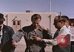 Standbild Flieger Beeding getestet auf Schlitten New Mexico United States USA, 1958, aus Sekunde 26 historischem Filmmaterial Videoclip 65675065001