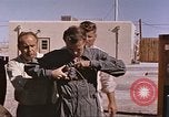 Standbild Flieger Beeding getestet auf Schlitten New Mexico United States USA, 1958, aus Sekunde 33 historischem Filmmaterial Videoclip 65675065001