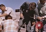 Standbild Flieger Beeding getestet auf Schlitten New Mexico United States USA, 1958, aus Sekunde 42 historischem Filmmaterial Videoclip 65675065001