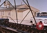 Standbild Flieger Beeding getestet auf Schlitten New Mexico United States USA, 1958, aus Sekunde 51 historischem Filmmaterial Videoclip 65675065001