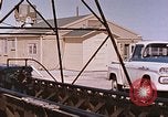 Standbild Flieger Beeding getestet auf Schlitten New Mexico United States USA, 1958, aus Sekunde 53 historischem Filmmaterial Videoclip 65675065001