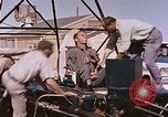 Standbild Flieger Beeding getestet auf Schlitten New Mexico United States USA, 1958, aus Sekunde 57 historischem Filmmaterial Videoclip 65675065001