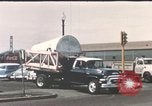 Immagine di Il trasporto della gondola New Mexico United States USA, 1957, secondo 12 filmato di repertorio 65675065022