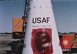 Image lancer de ballons New Mexico United States USA, 1957, de la seconde 6 séquences d'archives historiques vidéo 65675065038