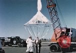 Image lancer de ballons New Mexico United States USA, 1957, de la seconde 39 séquences d'archives historiques vidéo 65675065038