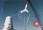Image lancer de ballons New Mexico United States USA, 1957, de la seconde 44 séquences d'archives historiques vidéo 65675065038