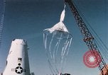 Image lancer de ballons New Mexico United States USA, 1957, de la seconde 47 séquences d'archives historiques vidéo 65675065038