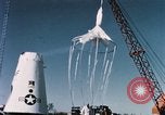 Image lancer de ballons New Mexico United States USA, 1957, de la seconde 49 séquences d'archives historiques vidéo 65675065038