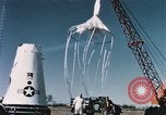 Image lancer de ballons New Mexico United States USA, 1957, de la seconde 50 séquences d'archives historiques vidéo 65675065038