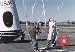 Immagine di Lancio del palloncino New Mexico United States USA, 1957, secondo 46 filmato di repertorio 65675065041