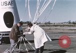 Immagine di Lancio del palloncino New Mexico United States USA, 1957, secondo 51 filmato di repertorio 65675065041