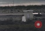 Immagine di Ape rocket sled su via New Mexico United States USA, 1958, secondo 8 filmato di repertorio 65675065058