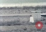 Immagine di Ape rocket sled su via New Mexico United States USA, 1958, secondo 12 filmato di repertorio 65675065058