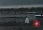 Immagine di Ape rocket sled su via New Mexico United States USA, 1958, secondo 14 filmato di repertorio 65675065058