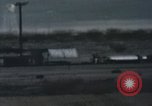 Immagine di Ape rocket sled su via New Mexico United States USA, 1958, secondo 21 filmato di repertorio 65675065058