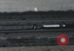 Immagine di Ape rocket sled su via New Mexico United States USA, 1958, secondo 29 filmato di repertorio 65675065058