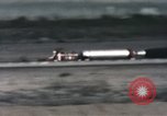Immagine di Ape rocket sled su via New Mexico United States USA, 1958, secondo 34 filmato di repertorio 65675065058