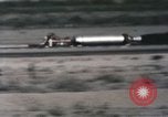Immagine di Ape rocket sled su via New Mexico United States USA, 1958, secondo 35 filmato di repertorio 65675065058
