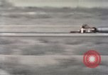 Immagine di Ape rocket sled su via New Mexico United States USA, 1958, secondo 47 filmato di repertorio 65675065058
