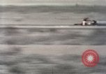 Immagine di Ape rocket sled su via New Mexico United States USA, 1958, secondo 49 filmato di repertorio 65675065058