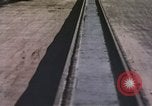 Immagine di Ape rocket sled avvicinando New Mexico United States USA, 1958, secondo 12 filmato di repertorio 65675065059