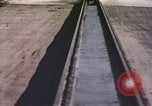 Immagine di Ape rocket sled avvicinando New Mexico United States USA, 1958, secondo 17 filmato di repertorio 65675065059