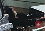 Immagine di Formazione di uno scimpanzé New Mexico United States USA, 1960, secondo 39 filmato di repertorio 65675065063