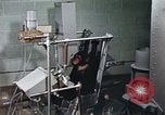 Standbild Ausbildung von Schimpansen New Mexico United States USA, 1960, aus Sekunde 12 historischem Filmmaterial Videoclip 65675065065
