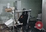 Standbild Ausbildung von Schimpansen New Mexico United States USA, 1960, aus Sekunde 18 historischem Filmmaterial Videoclip 65675065065