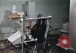 Standbild Ausbildung von Schimpansen New Mexico United States USA, 1960, aus Sekunde 37 historischem Filmmaterial Videoclip 65675065065