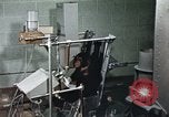 Standbild Ausbildung von Schimpansen New Mexico United States USA, 1960, aus Sekunde 38 historischem Filmmaterial Videoclip 65675065065