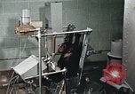 Standbild Ausbildung von Schimpansen New Mexico United States USA, 1960, aus Sekunde 41 historischem Filmmaterial Videoclip 65675065065
