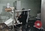 Standbild Ausbildung von Schimpansen New Mexico United States USA, 1960, aus Sekunde 51 historischem Filmmaterial Videoclip 65675065065