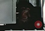 Image la formation du chimpanzé New Mexico United States USA, 1960, de la seconde 60 séquences d'archives historiques vidéo 65675065067