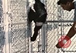 Immagine di Formazione di uno scimpanzé New Mexico United States USA, 1960, secondo 13 filmato di repertorio 65675065071